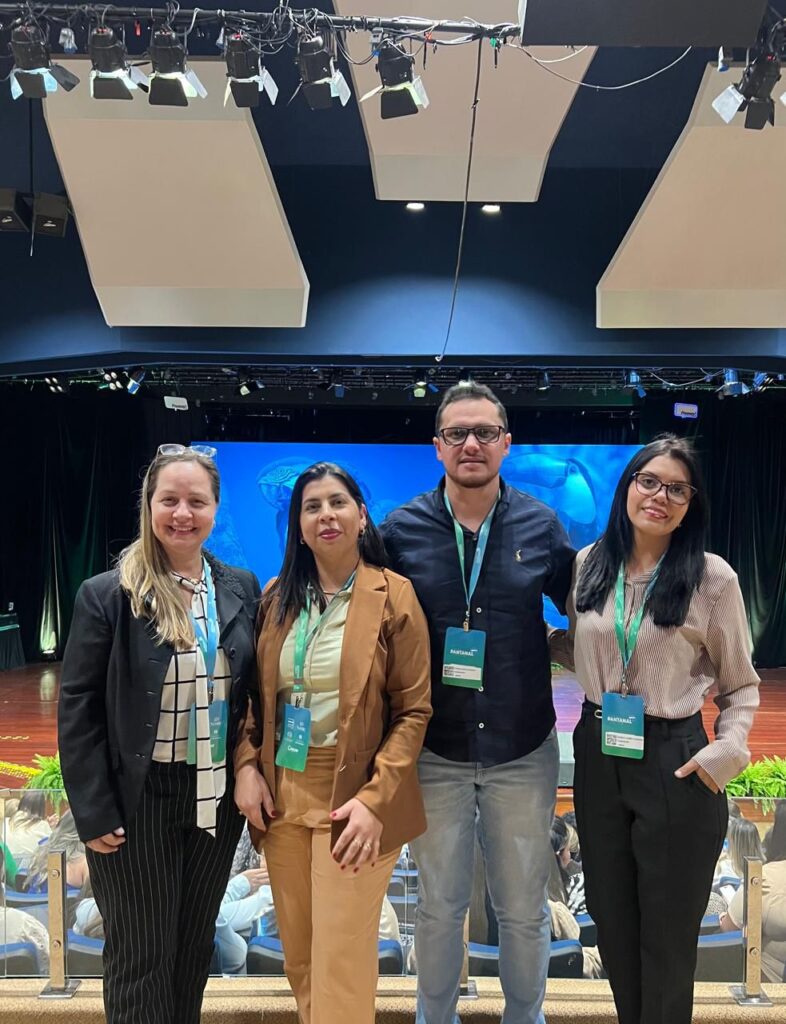 Coordenadores e Professora no Congresso Pantanal 2025.